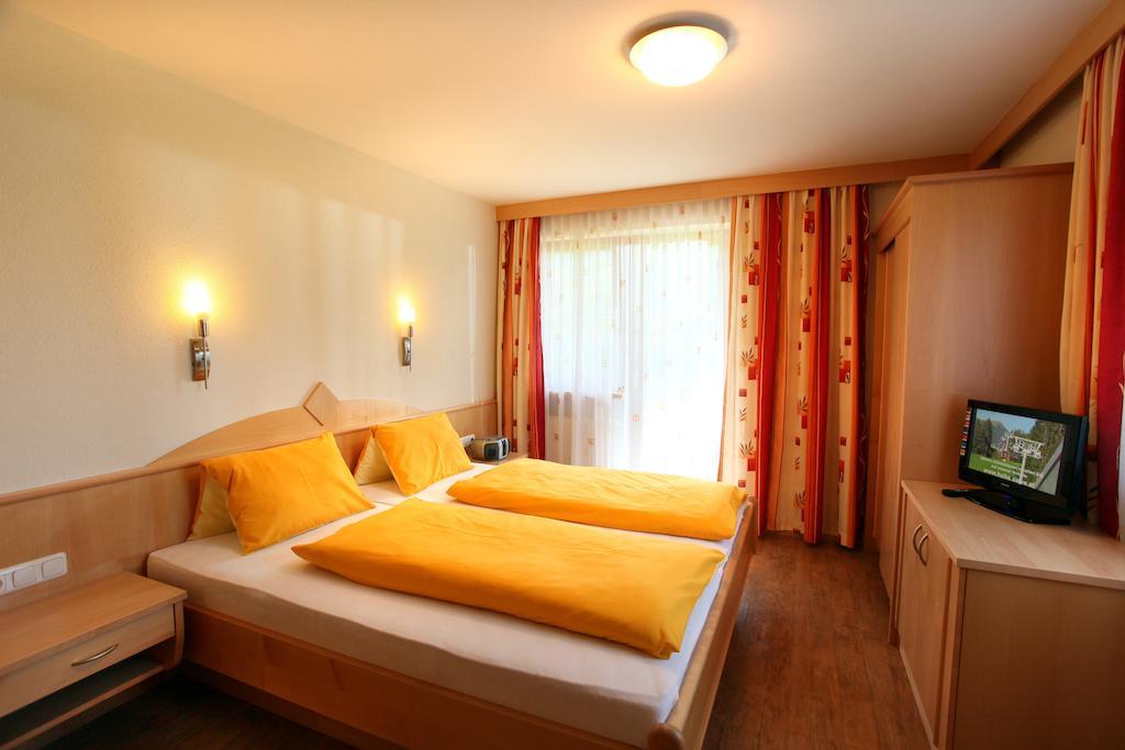 Haus Hirzinger Apartment Brixen im Thale Room photo